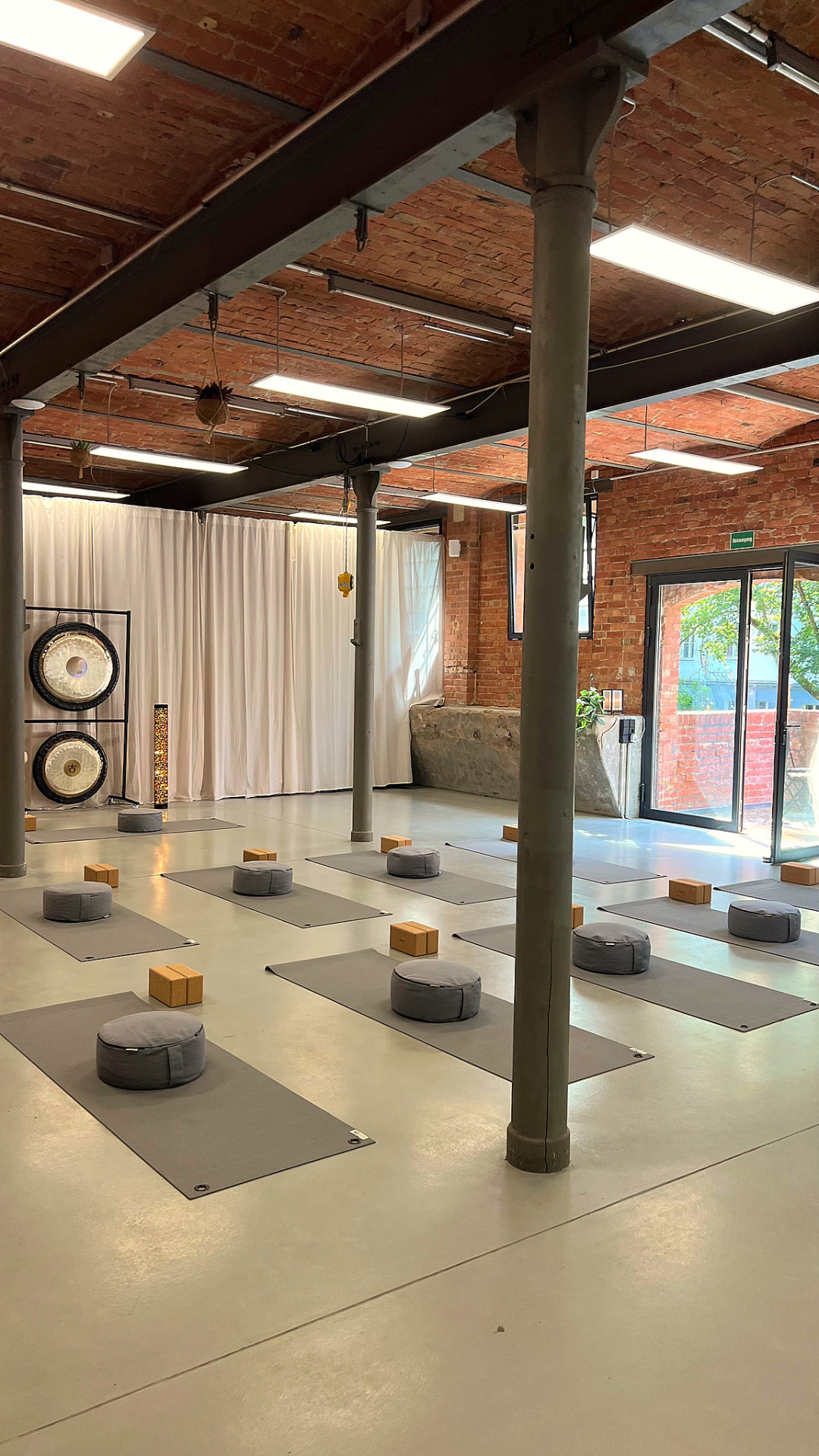 Zenctuary main room in Berlin Friedrichshain — view 2