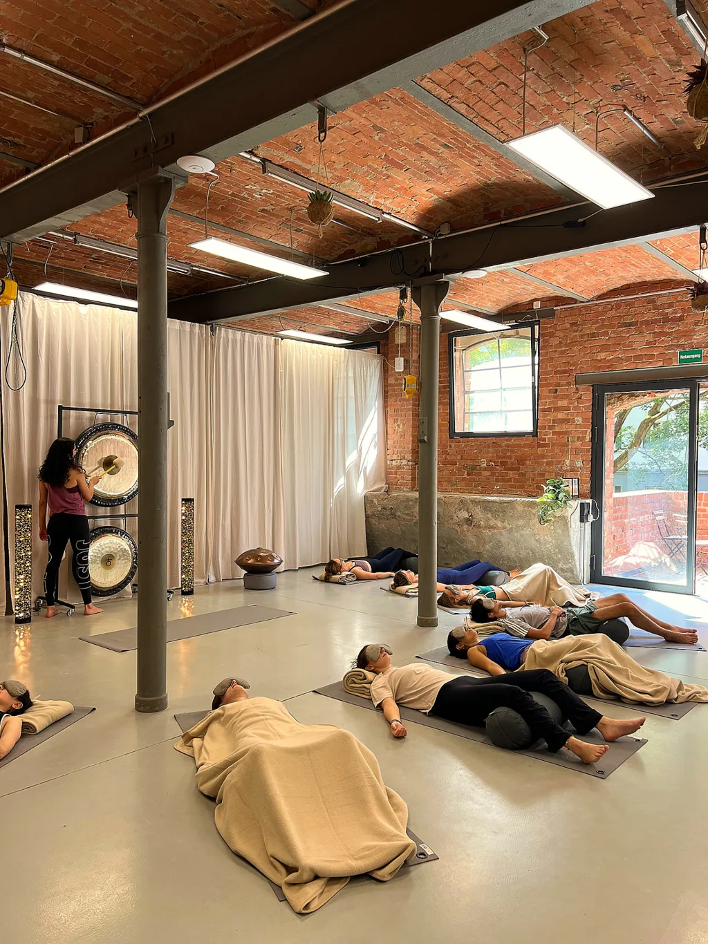 Soundbath mit Klangschalen — Zenctuary Berlin Friedrichshain